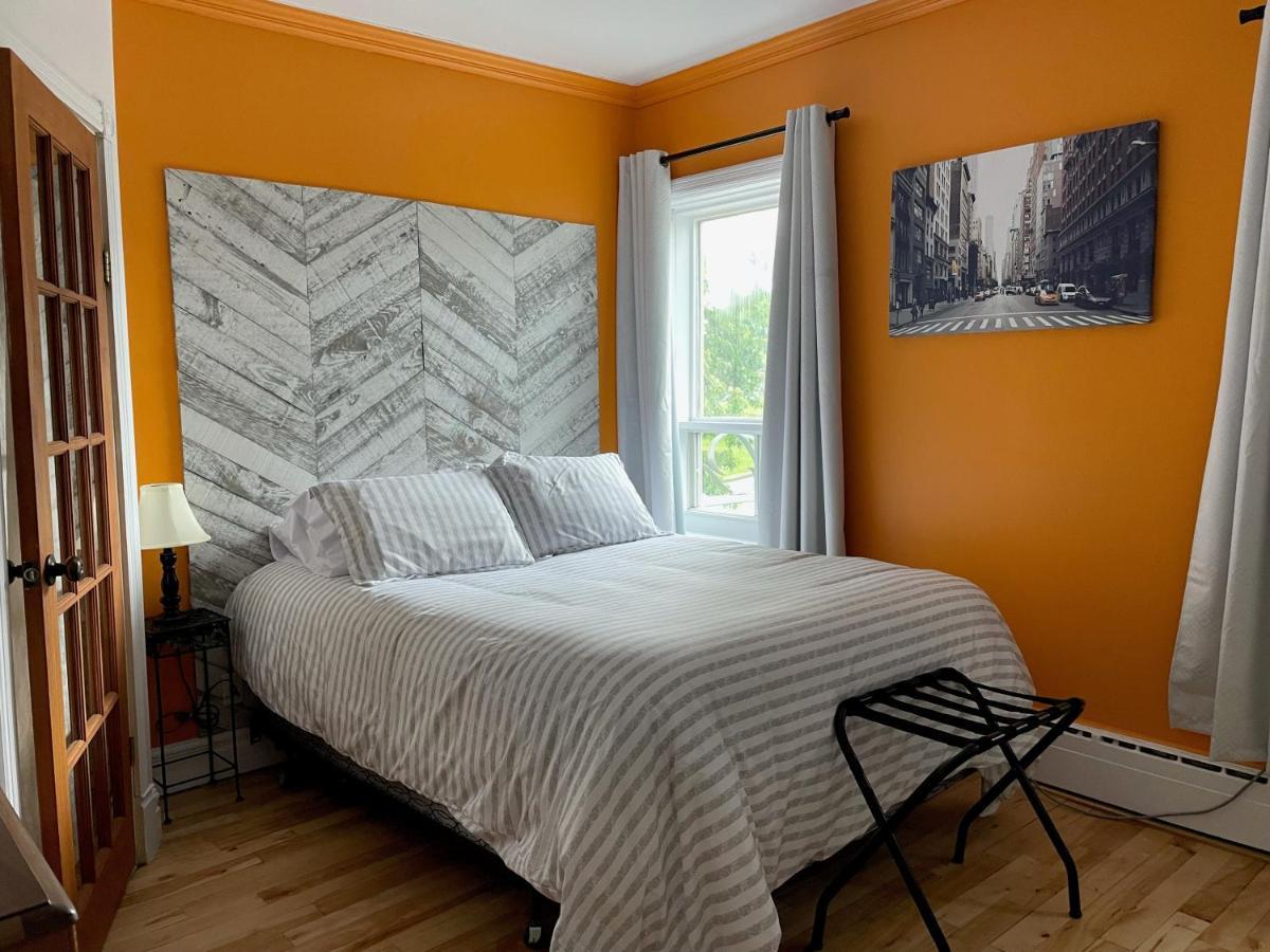 auberge les deux tours Chicoutimi Extérieur photo