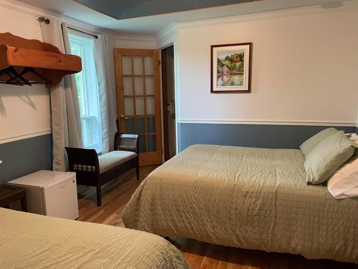 auberge les deux tours Chicoutimi Extérieur photo