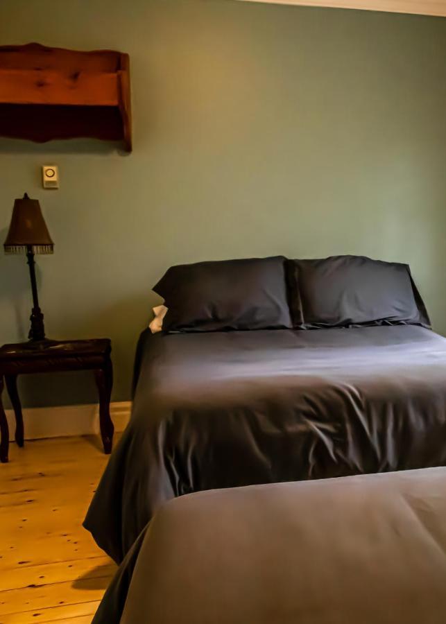 auberge les deux tours Chicoutimi Extérieur photo